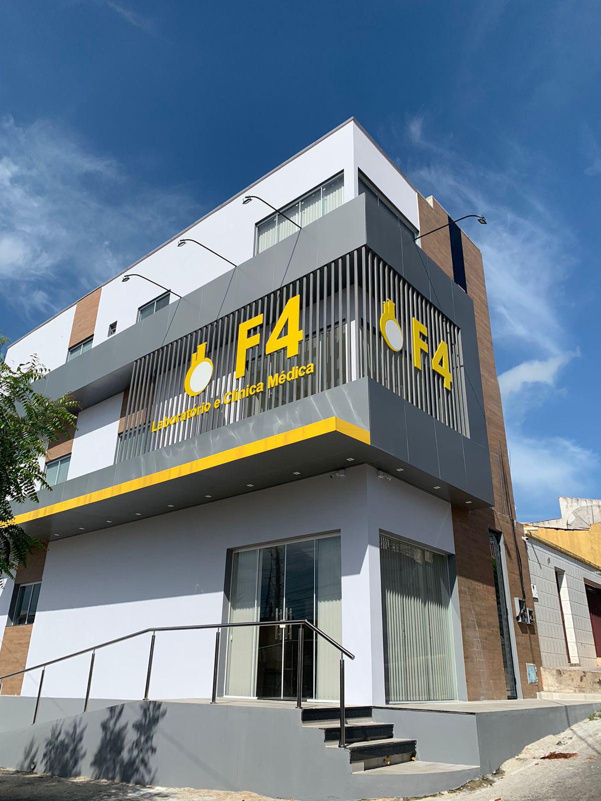 Fachada do F4 Laboratório e Clínica Médica